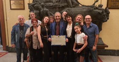 Lino Moretti insignito del titolo “Salernitano DOC”: un talento eclettico che onora la cultura di Salerno